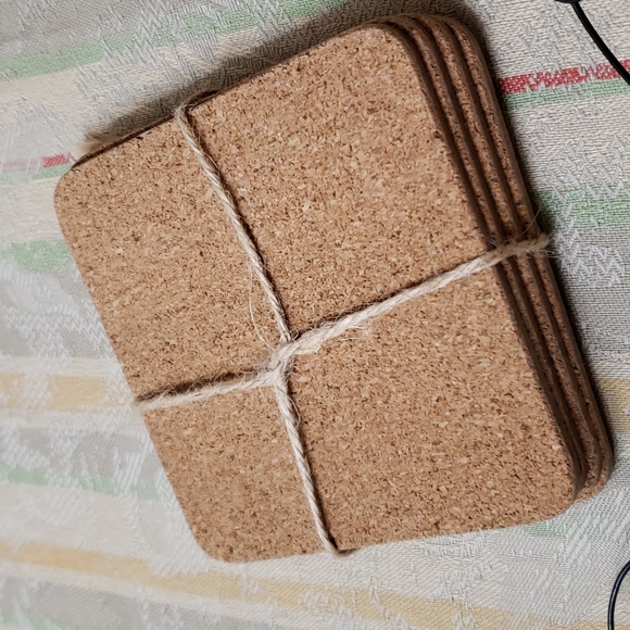 Pier 1 Imports plaid coasters plus 6 unbranded wooden ornaments NWT - Picture 3 of 7